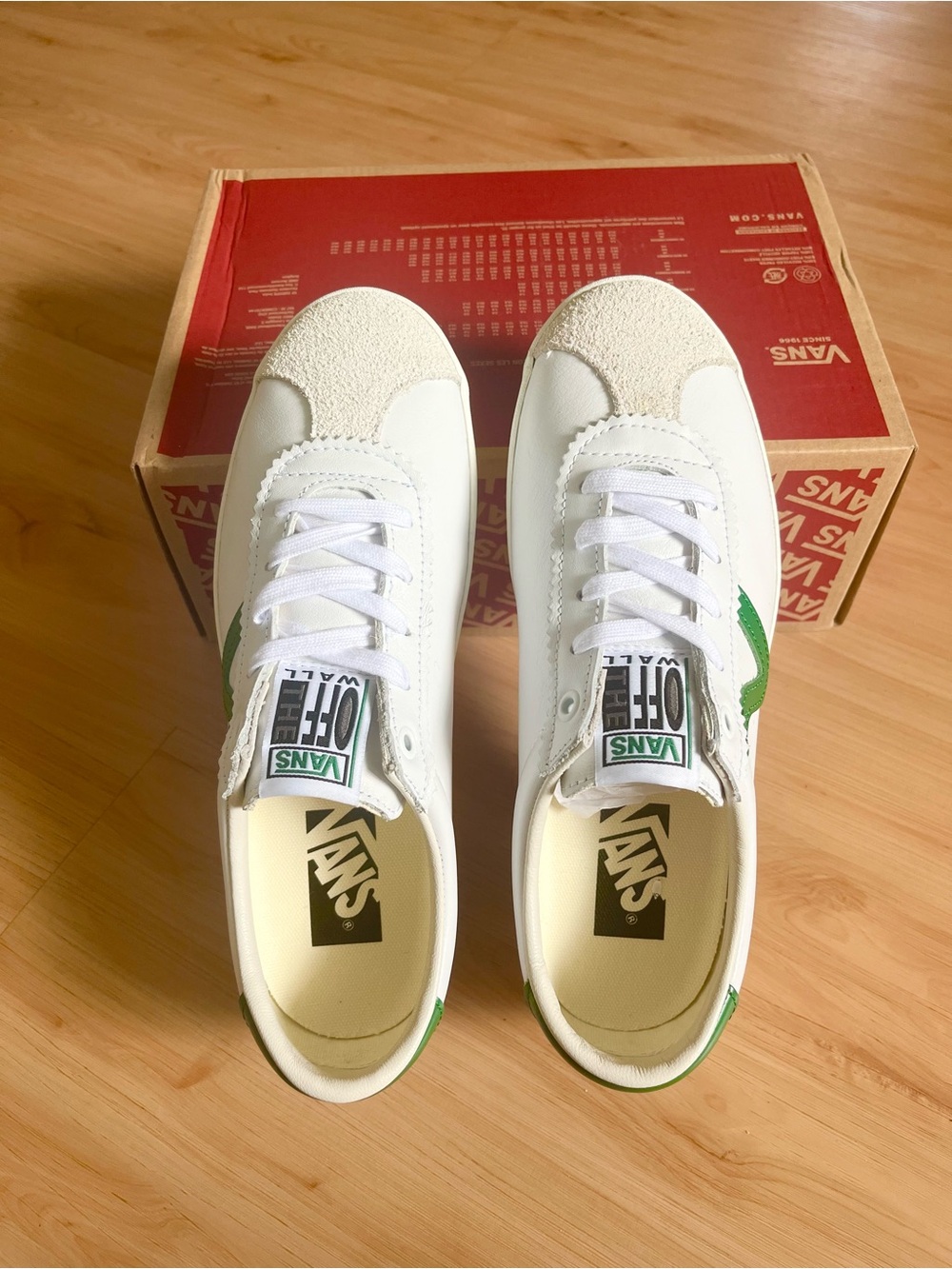 Vans Off The Wall Top Sneakers White Green Leather Women’s  Size 9.0 US Mens 7.5 - Picture 8 of 9